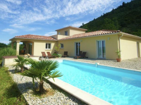 Beautiful villa in Vans with private pool